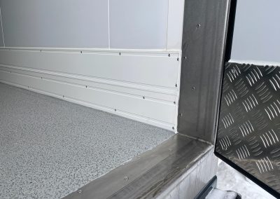 Полуприцеп изотермический МАЗ КУПАВА 930012