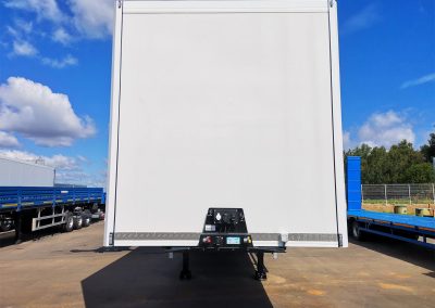 Изотермический полуприцеп на шасси Wielton