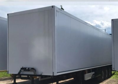 ПОЛУПРИЦЕП ИЗОТЕРМИЧЕСКИЙ КУПАВА 93KL00 НОВЫЙ НА ШАССИ KOLUMAN SFPL27