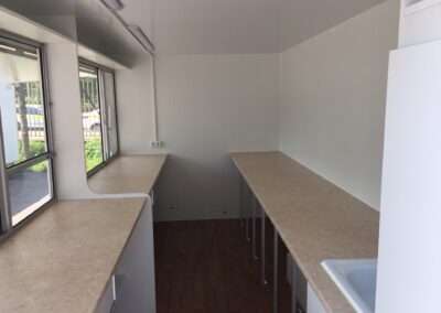 Автоприцеп торговый Купава  813230  базовая комплектация