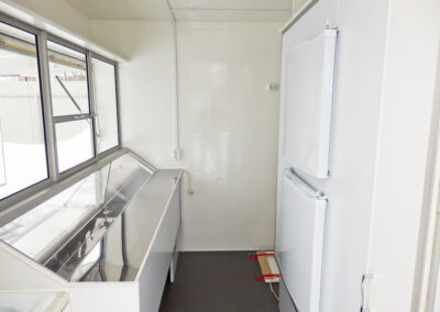 Торговый прицеп 813211-25 X