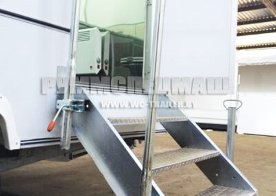 Прицеп туалет на две кабинки