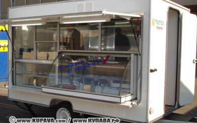 Автоприцеп торговый  813210 с выдвижной витриной