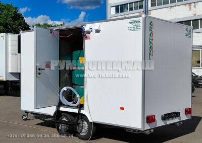 Прицеп туалет на 2 кабинки с вакуумным туалетным модулем