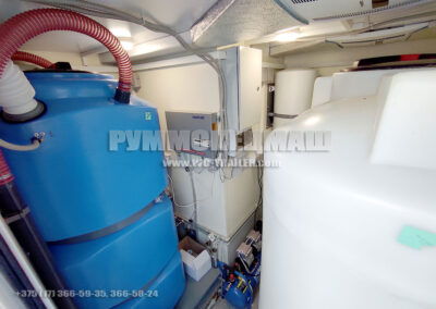 Прицеп туалет на 4 кабинки с вакуумной станцией